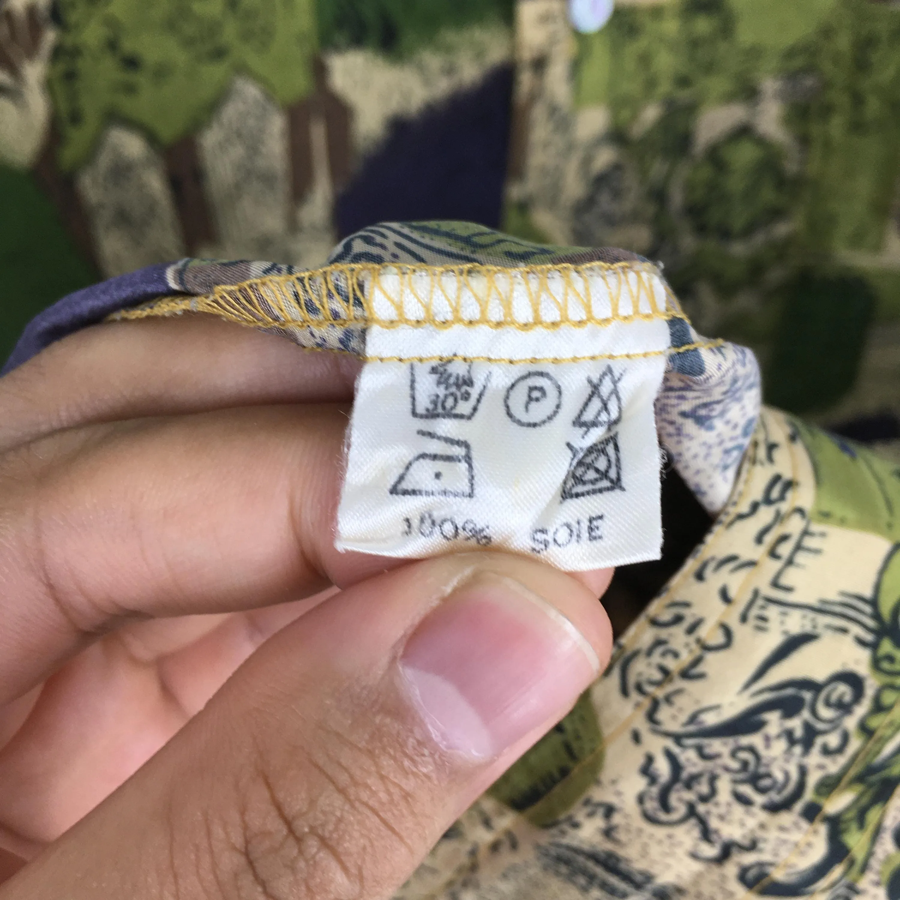 Abstract Pattern Green Shirt Medium