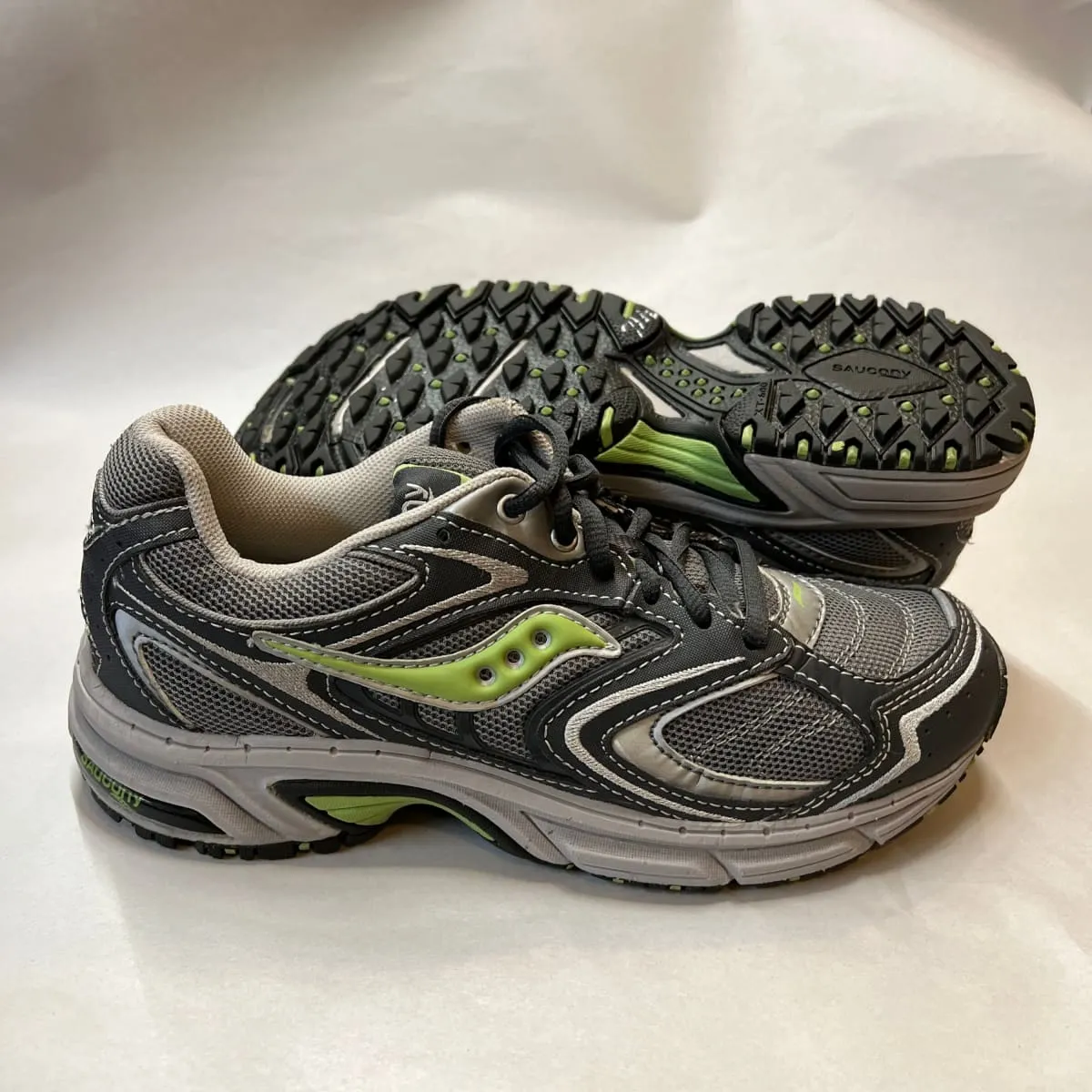 Women's Saucony Ridge TR-Original Trail Running Shoe - Gray/Green- Size 7.5M Preowned